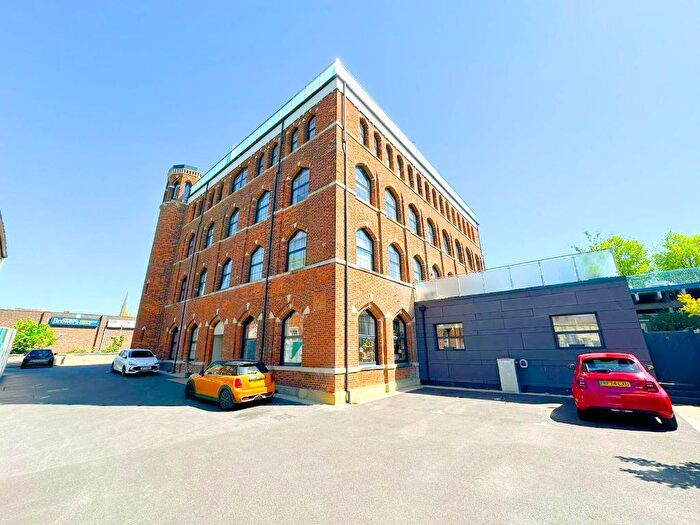 2 Bedroom Flat For Sale In Clarks Mill, Trowbridge, BA14