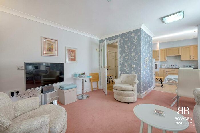 1 Bedroom Flat For Sale In Copperfield Court, Village Way, Barkingside, IG6
