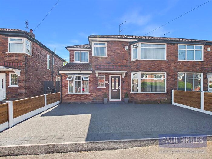 5 Bedroom Semi-Detached House For Sale In Clevedon Avenue, Urmston, Trafford, M41