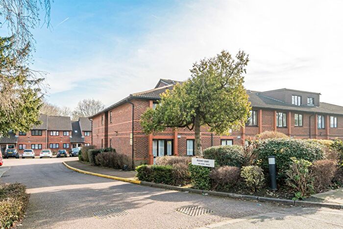1 Bedroom Flat For Sale In Park Avenue, Enfield, EN1