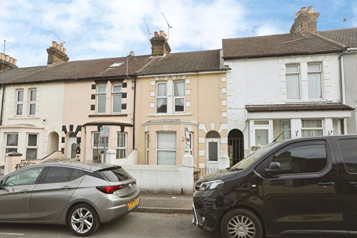 2 Bedroom Terraced House For Sale In Beresford Road, Gillingham, Kent, ME7