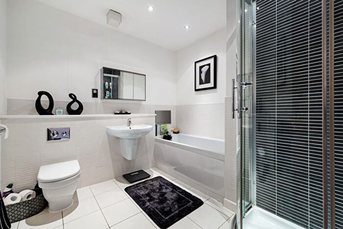 4 Bedroom Town House For Sale In Belmont Road, Gatley, SK8