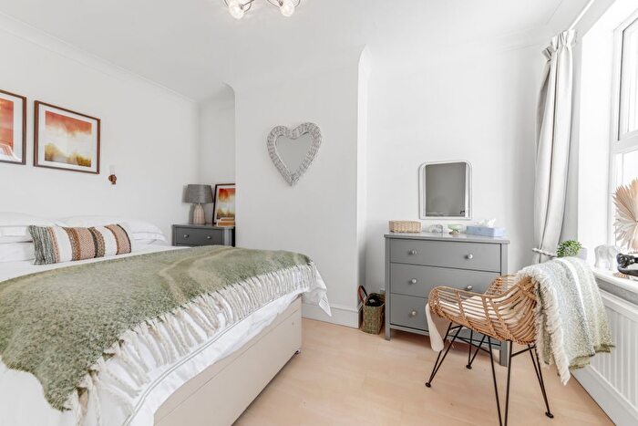 2 Bedroom Detached House To Rent In Brunswick Park Road, London, N11