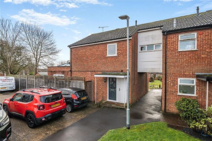 4 Bedroom End Terrace House For Sale In Valon Road, Arborfield, Reading, Berkshire, RG2