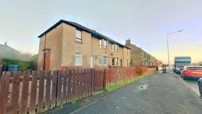 2 Bedroom Flat To Rent In West Main Street, Broxburn, West Lothian, EH52