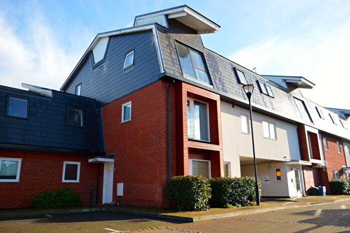 2 Bedroom Flat To Rent In Addenbrookes, Newport Pagnell, MK16