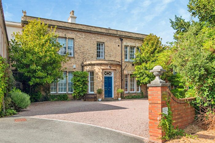 2 Bedroom Flat For Sale In Tollhouse Drive, Worcester, WR2
