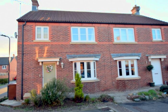 3 Bedroom Semi-Detached House To Rent In Stock Close, Norton, YO17