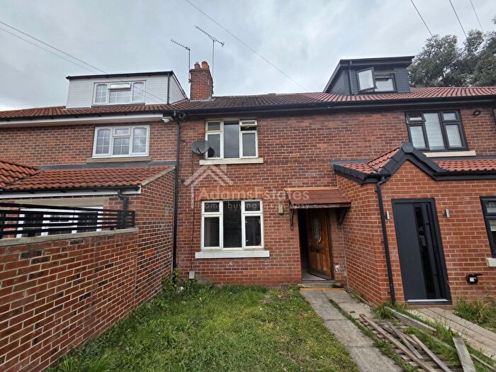 2 Bedroom Terraced House For Sale In Lees Avenue, Dewsbury, WF12