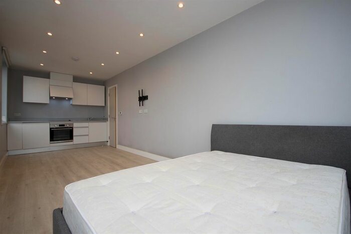 Studio To Rent In Neasden Lane, Neasden, NW10