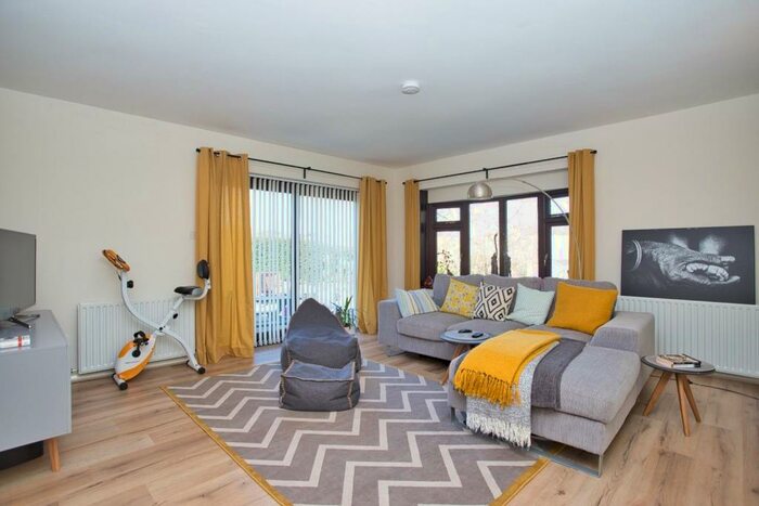 4 Bedroom Detached Bungalow For Sale In Westcourt Lane, Shepherdswell, Dover, CT15