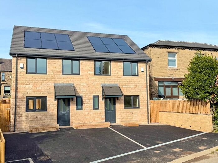 3 Bedroom Semi Detached House To Rent In Abb Street, Huddersfield, West Yorkshire, HD1