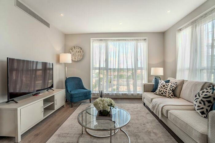 2 Bedroom Apartment To Rent In Circus Apartments, Upper Floor Flat, Two Bed Apartment, Canary Wharf, (sq.ft) &# P/W, E14