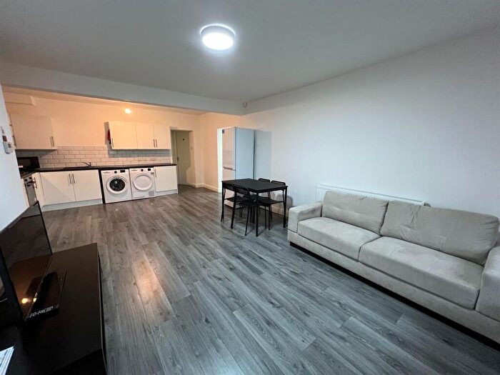 2 Bedroom House To Rent In Edgeworth Drive, Stockport, M14