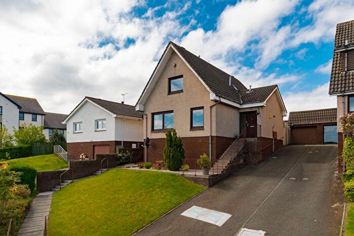 3 Bedroom Detached House For Sale In Janefield, Edinburgh, EH17