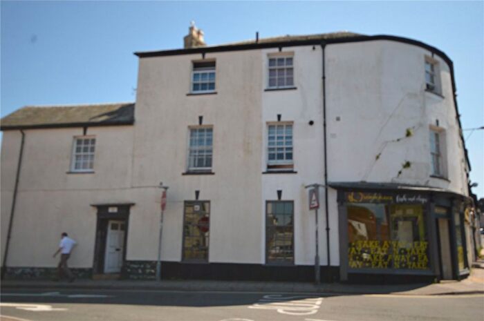 2 Bedroom Flat To Rent In George Street, Axminster, Devon, EX13