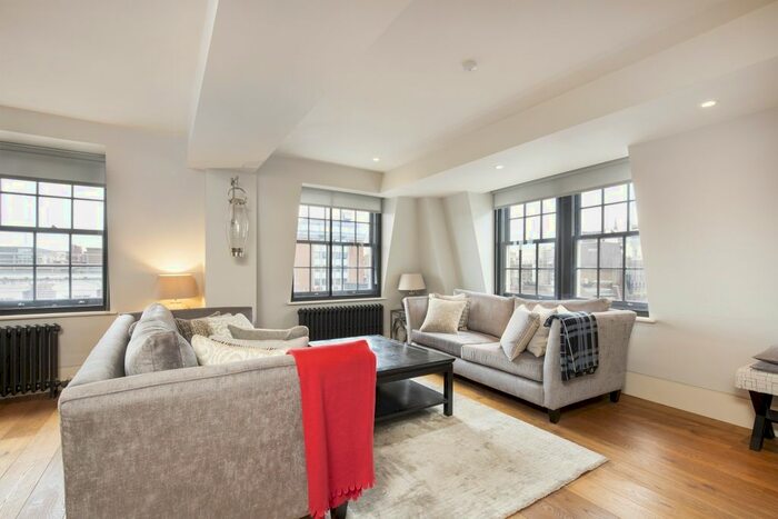 3 Bedroom Flat To Rent In Wardour Street, London, W1F