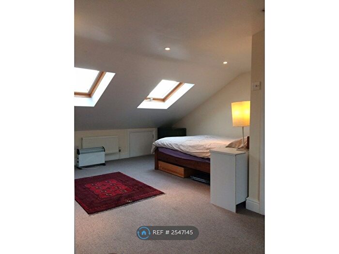 Studio To Rent In Shakespeare Road, London, W3