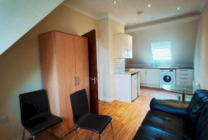 1 Bedroom Flat To Rent In High Street, Swansea, SA1