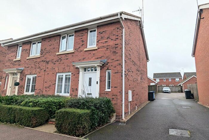 3 Bedroom Semi-Detached House To Rent In Thistle Drive, Desborough, NN14