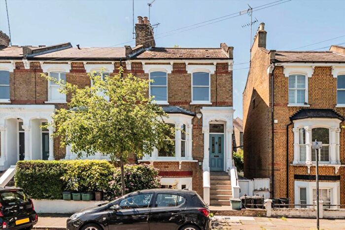 4 Bedroom House For Sale In Hugo Road, Tufnell Park, N19