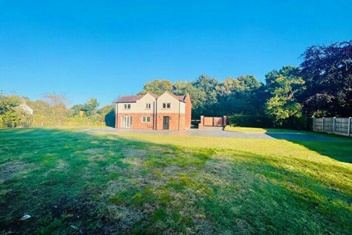 3 Bedroom Detached House To Rent In Walsall Road, Lichfield, WS13