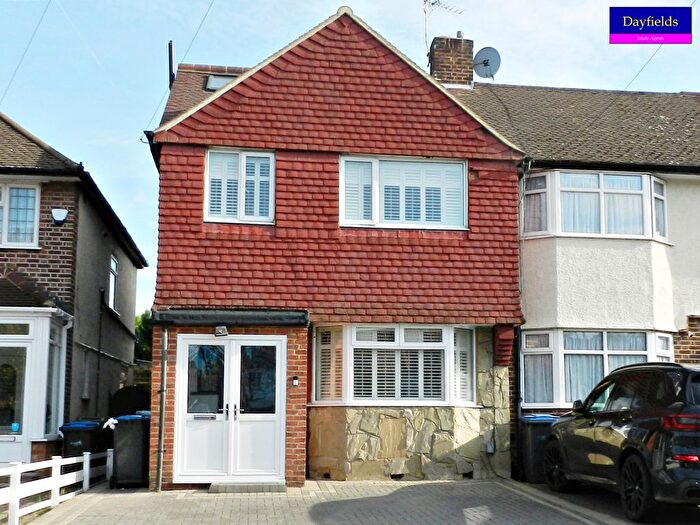 4 Bedroom End Terrace House For Sale In Baker Street, Enfield, EN1