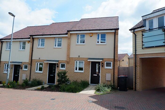 2 Bedroom End Of Terrace House To Rent In Lotus Mews, Dunstable, LU6