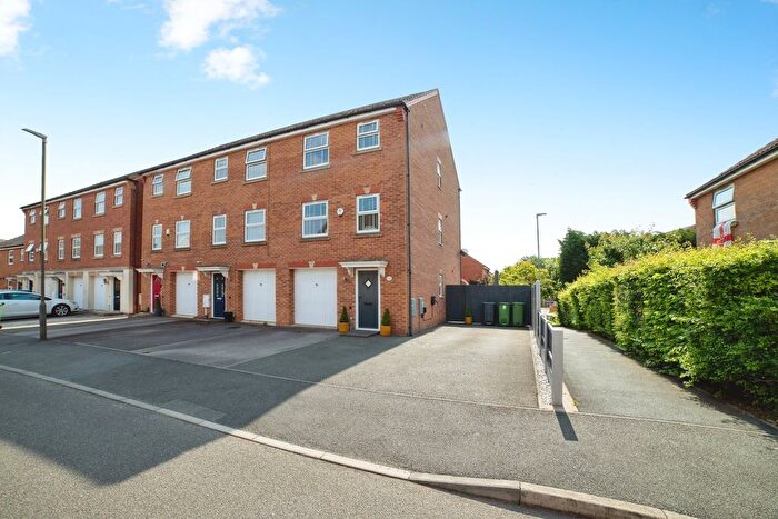 4 Bedroom Town House For Sale In James Street, Leabrooks, Alfreton, Derbyshire, DE55