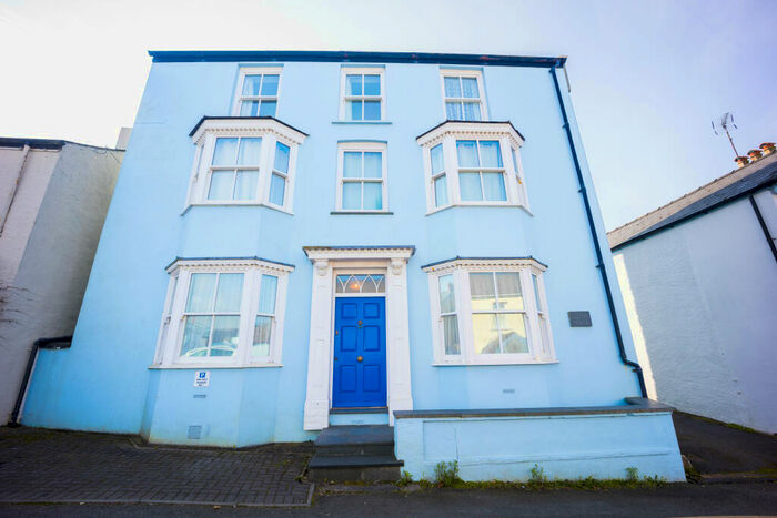 2 Bedroom Apartment To Rent In Manorbier, Tenby, SA70