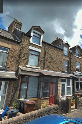 3 Bedroom Terraced House To Rent In Bennett Street, Buxton, SK17