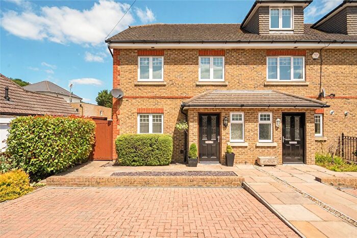 3 Bedroom End Terrace House For Sale In Rosehill Road, Biggin Hill, Westerham, TN16