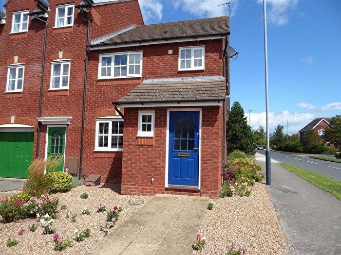 3 Bedroom End Of Terrace House To Rent In Falstaff Grove, Warwick, CV34