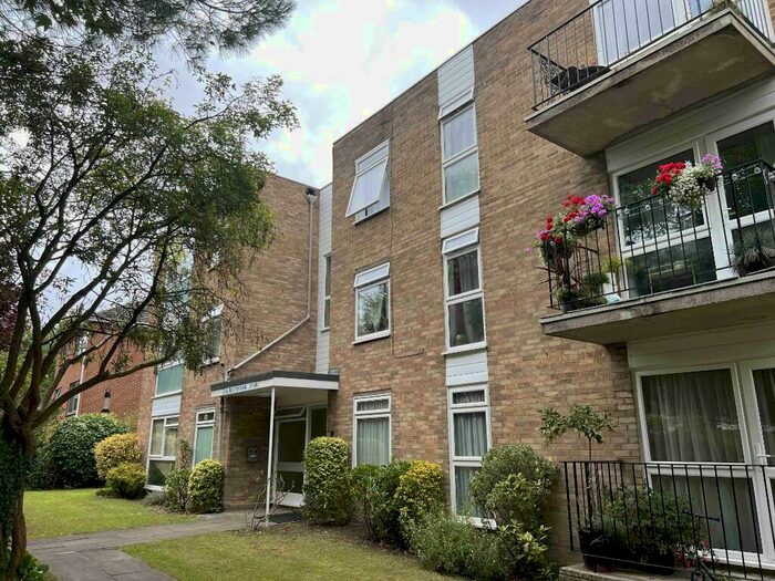1 Bedroom Flat To Rent In Devonshire Road, Sutton, Surrey, SM2