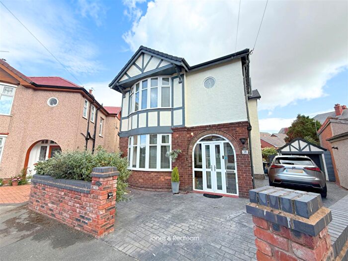 3 Bedroom Detached House For Sale In Kinard Drive, Rhyl, LL18