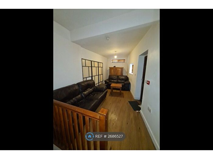 1 Bedroom Flat To Rent In North Street, Keighley, BD21