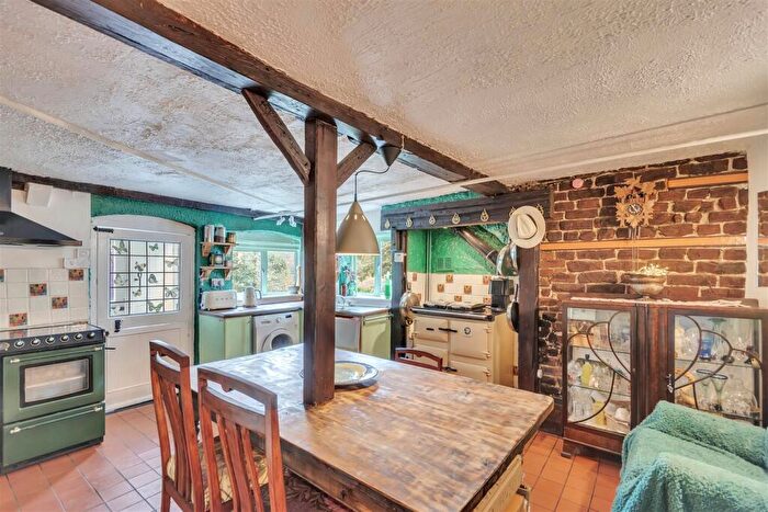 3 Bedroom Semi-Detached House For Sale In Gledrid, Chirk, LL14