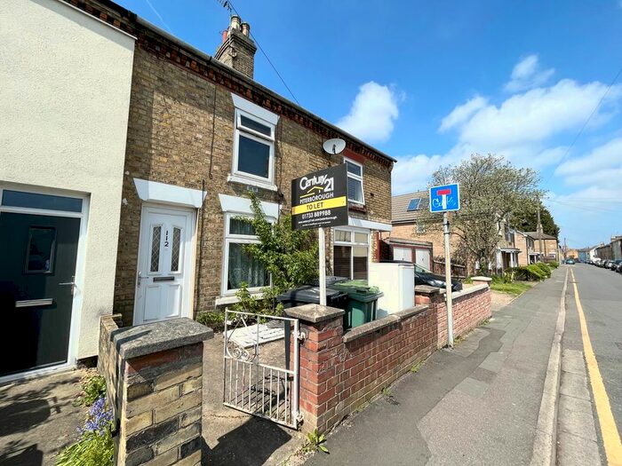 1 Bedroom Flat To Rent In Palmerston Road, Woodston, Peterborough, PE2