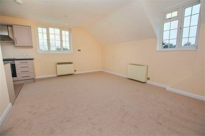 2 Bedroom Flat To Rent In High Street, Chalfont St Giles, Chalfont St Giles, HP8