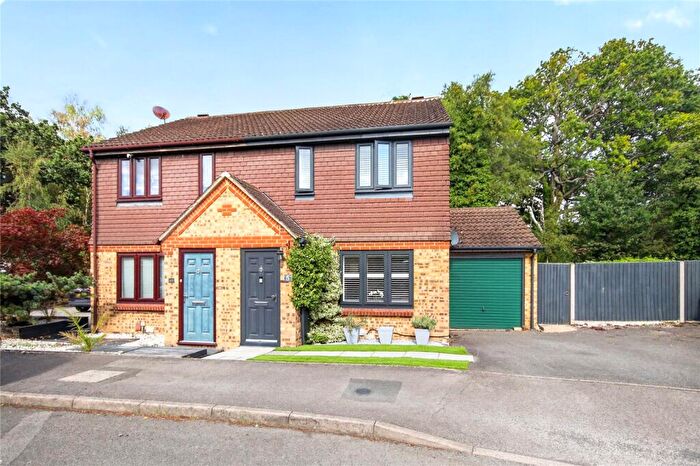 2 Bedroom Semi Detached House For Sale In Pewsey Vale, Bracknell, Berkshire, RG12