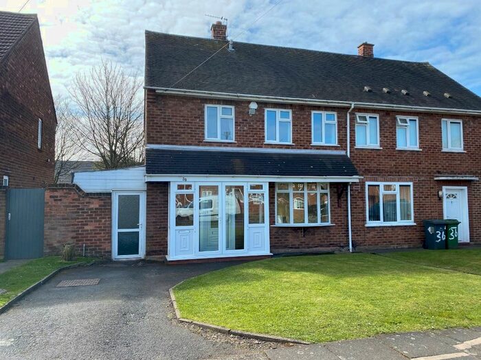 3 Bedroom Semi-Detached House To Rent In Essington Way, Wolverhampton WV1