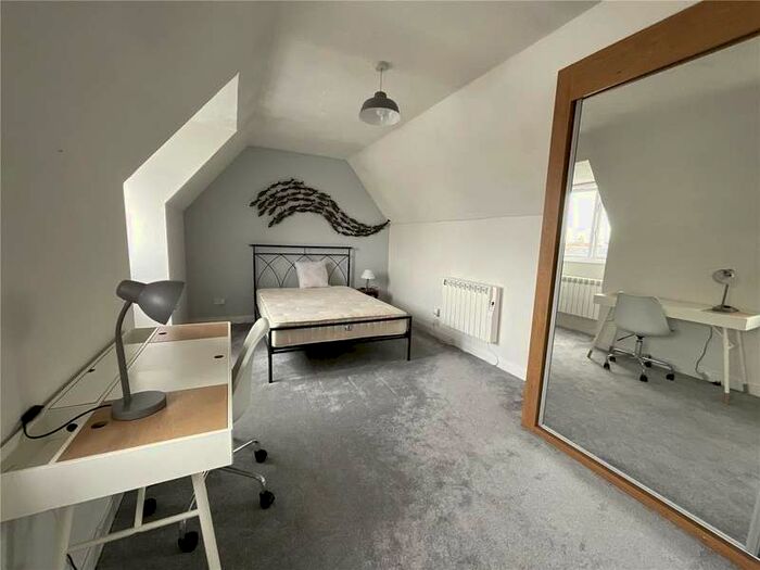 2 Bedroom Maisonette Flat To Rent In Purewell, Christchurch, BH23