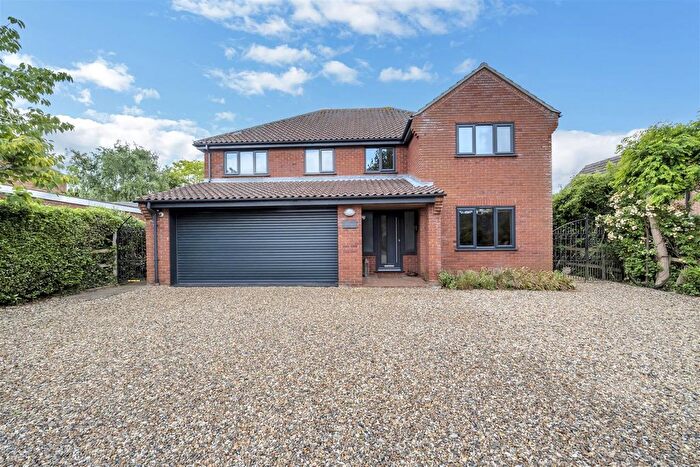 4 Bedroom Detached House For Sale In Rushbrooke Lane, Bury St. Edmunds, IP33