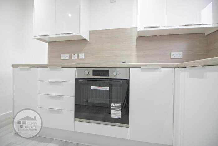 2 Bedroom Flat To Rent In Denmilne Street, Easterhouse, Glasgow, G34