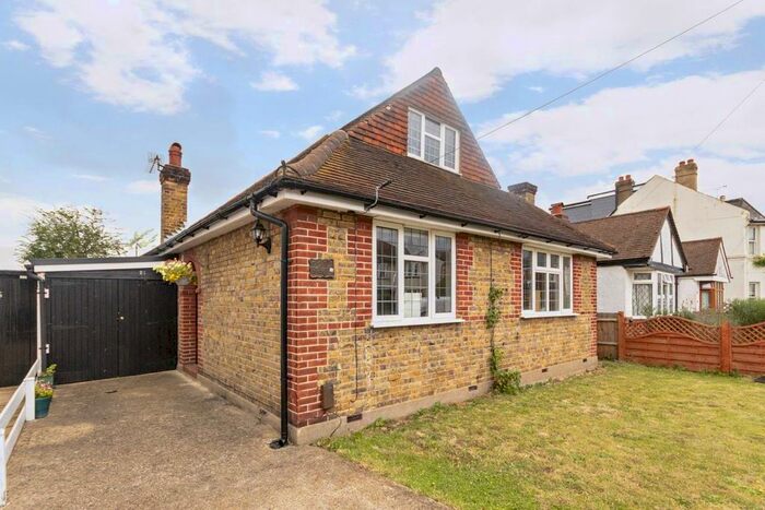 2 Bedroom Bungalow To Rent In Cherry Orchard Road, West Molesey, KT8