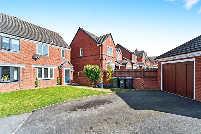 3 Bedroom Semi-Detached House For Sale In Tining Close, Bridgnorth, WV16