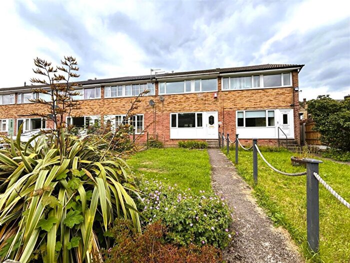 3 Bedroom Town House For Sale In Copley Glen, Halifax, HX3