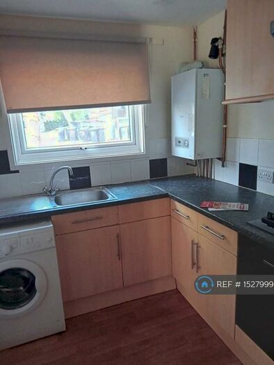 4 Bedroom Terraced House To Rent In Foxwell Square, Northampton, NN3
