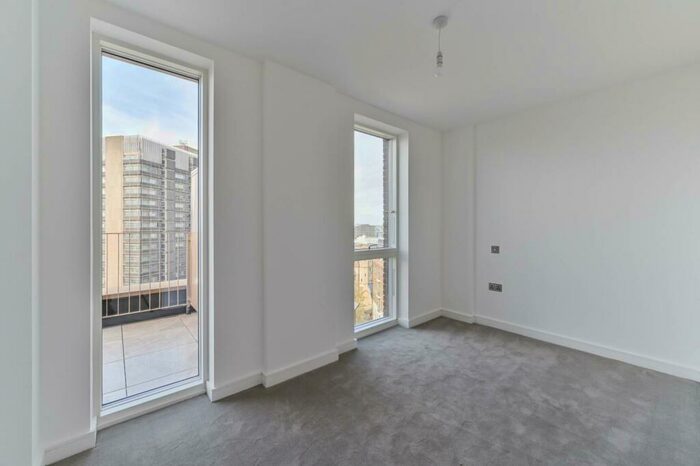2 Bedroom Flat To Rent In Boulevard Point, Croydon, CR0