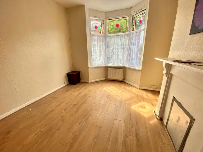 3 Bedroom House To Rent In Ombersley Road, Birmingham, B12